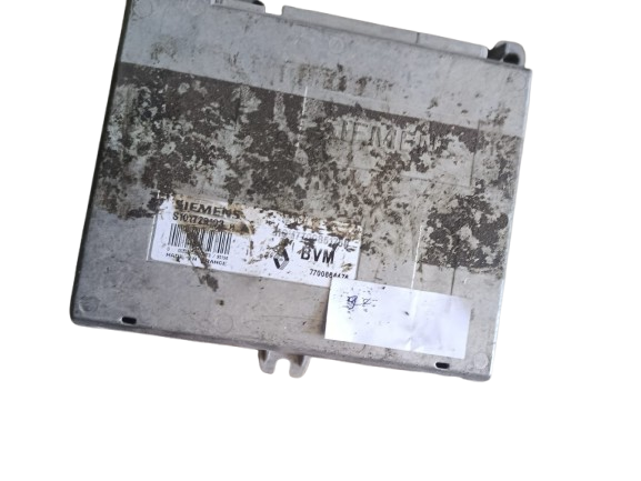 Calculateur Moteur ECU Renault Siemens S101720102 E / 7700745986 / 7700864478