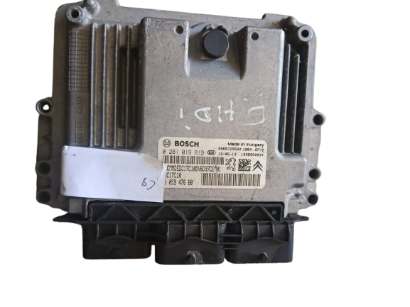 Calculateur Central de Moteur Citroën 0 281 019 819 9805947680