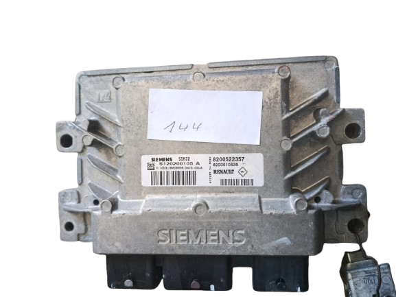 Calculateur moteur ECU Renault Clio III 8200522357 S120200105 A