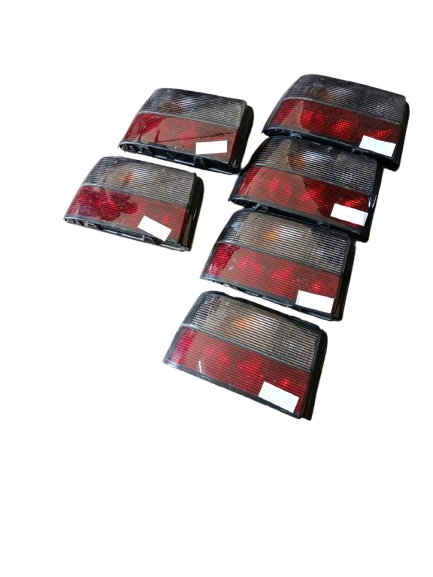 Feu Arrière Droit (Right Rear Light - Darkened) pour Fiat Croma 2.0 (1993)