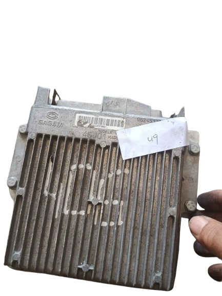 Calculateur moteur PEUGEOT 405 CITROEN ZX 215781274 4GJ01 9622047780