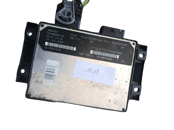 Calculateur moteur ECU Peugeot 206 R04080015G 9640899880