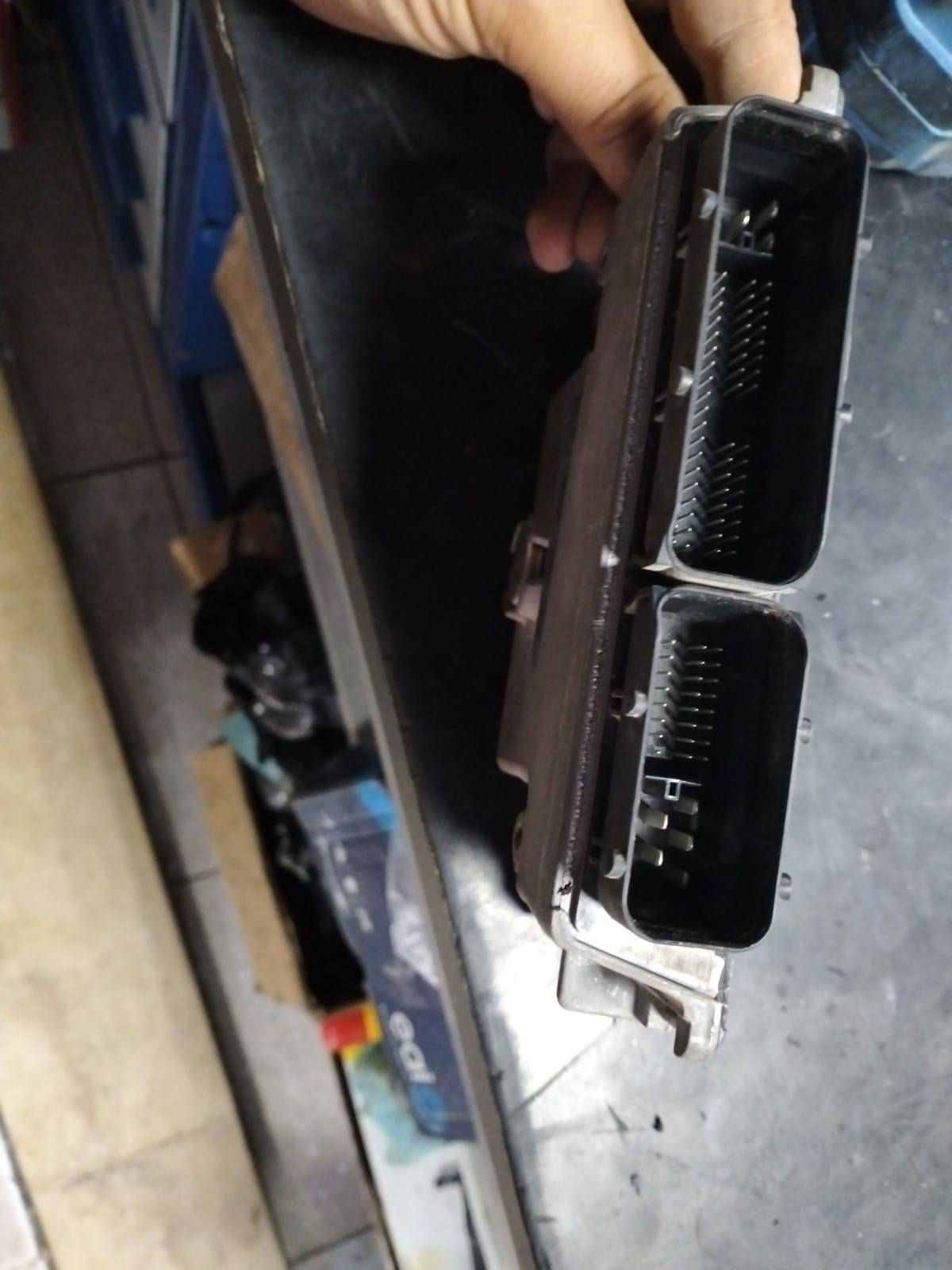 calculateur 03e906019n  5wa11012 calculateur  polo7