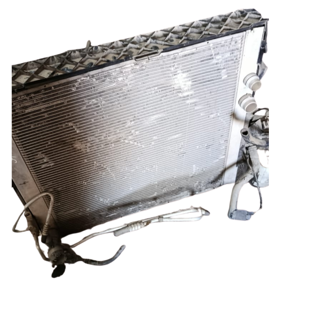 Radiateur amp Pièces de Refroidissement - Pour BMW Série 1 E81/E82/E87/E88 (2004-2013) - Réf. 11074810, 18030499