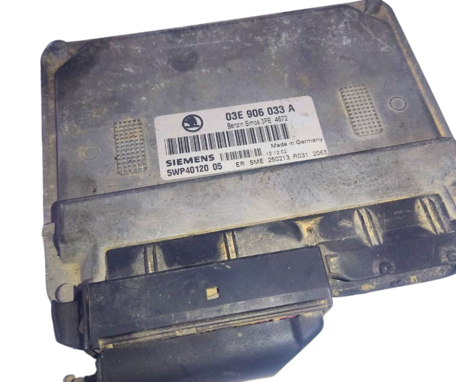 Calculateur ECU 03E906033A 5WP40120 Skoda polo fabia polo 1.2 12v