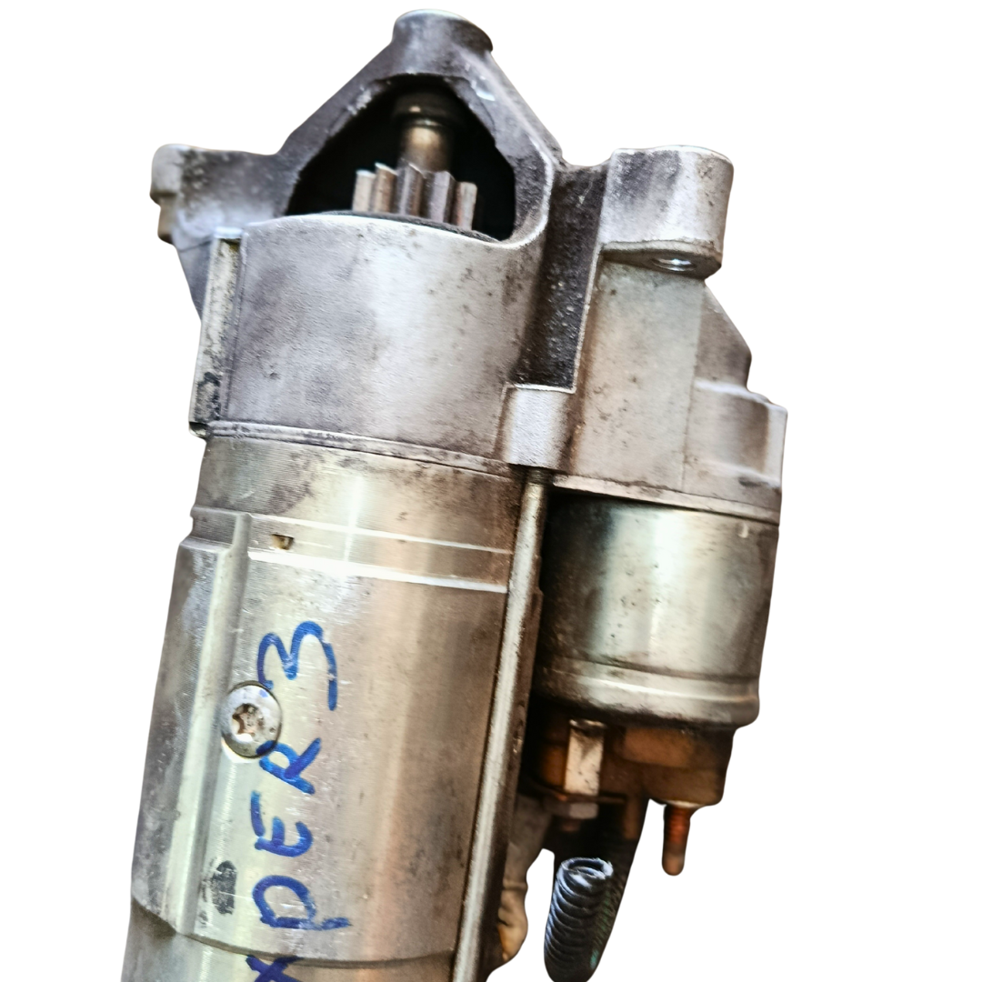 démarreur avec les réferences 9646972280, D8R27 et 5802Z5 pour les modèles Citroën et Peugeot : c4&nbsp; picasso c5 x7 c8 expert 3&nbsp; 307&nbsp; 407&nbsp; 807&nbsp; 2.0&nbsp; 2.2&nbsp;