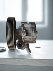 pompe de direction assistée référence 9685555580 partner 2 berlingo2  1.6 hdi