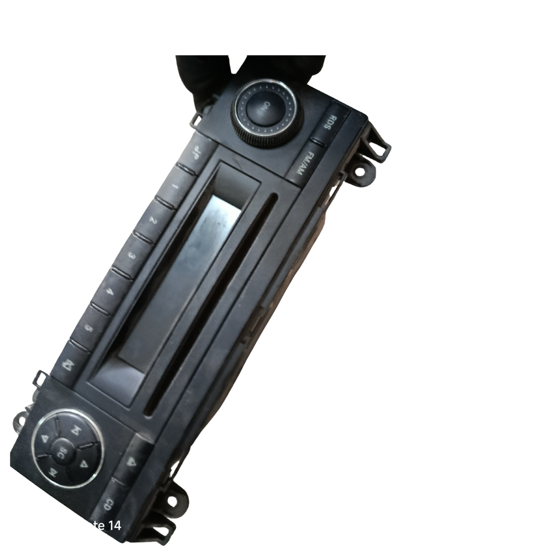 Autoradio Mercedes-Benz réf. A1698200786 w169 w245 w203 w639 w906