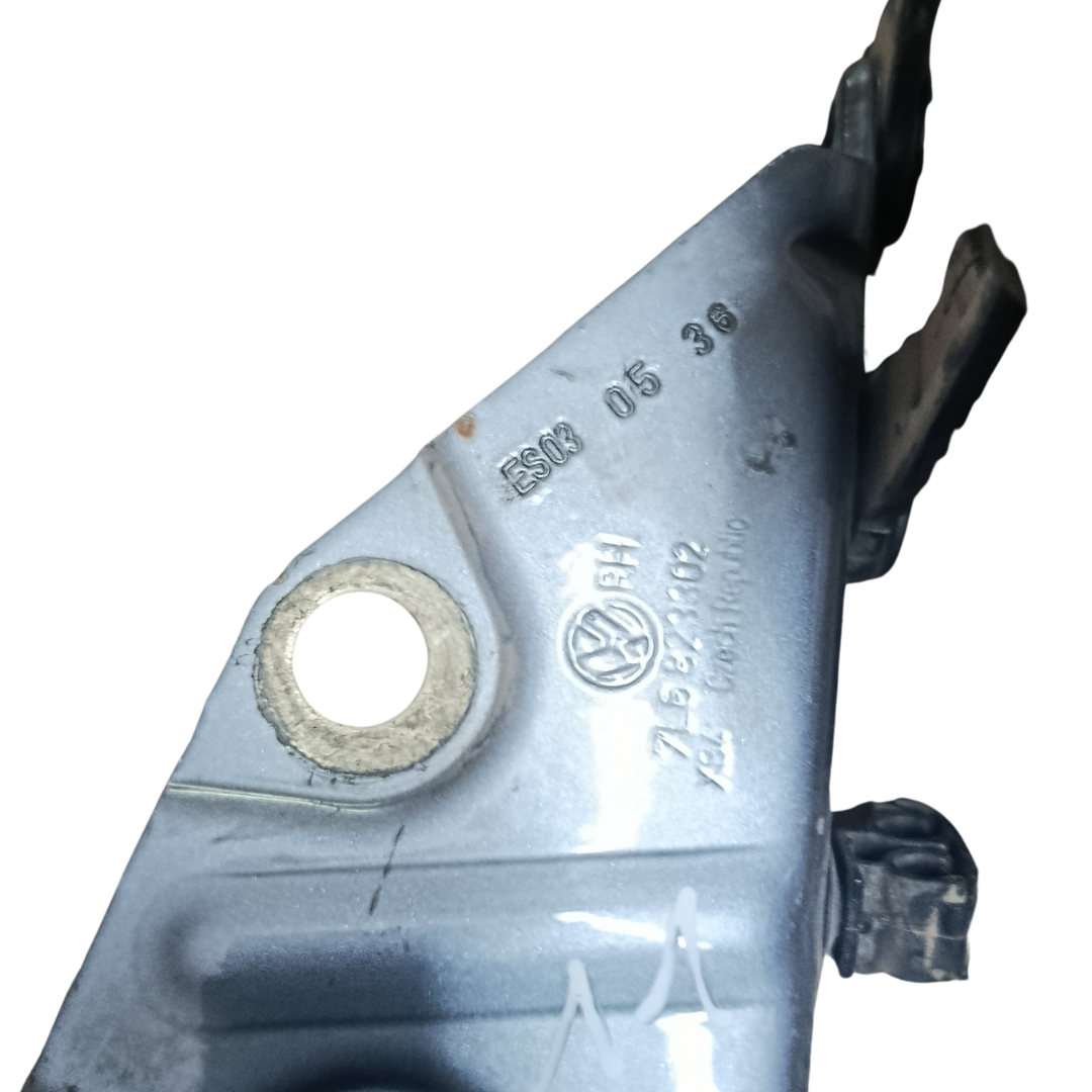 Charnière de capot avant gauche  ET DROITE VOLKSWAGEN Touareg 1 génération (2002-2010) 7L6823301