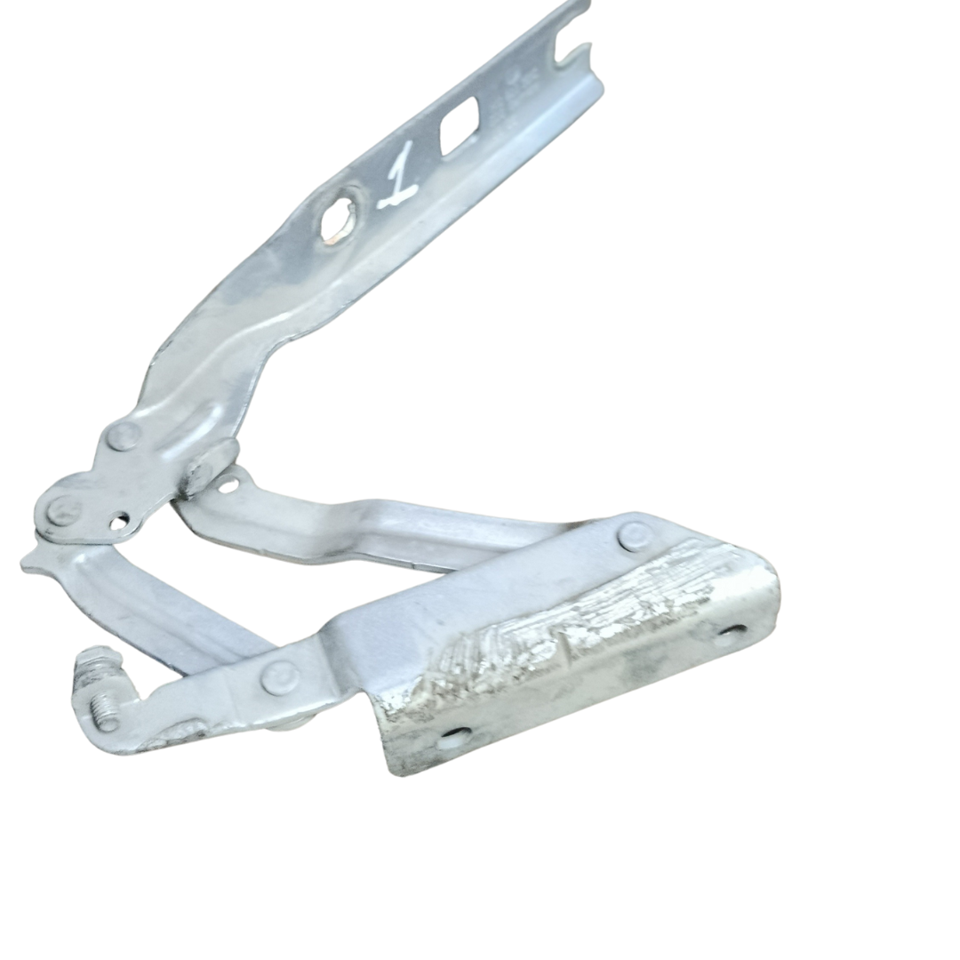 Charnière de capot 1K0823301C&nbsp; avant gauche golf 5 jetta 3 golf plus touran