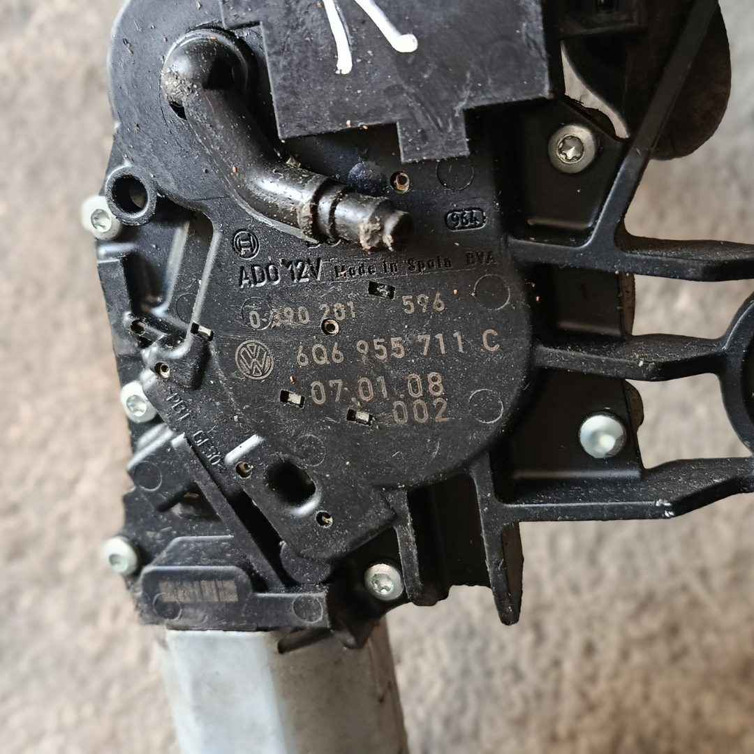 Moteur d’essuie-glace  ARRIERE 6Q6 955 711 C POLO 2  POLO 3 IBIZA  FABIA