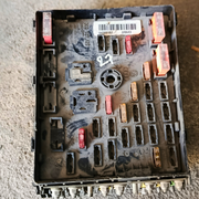 Boîtier de fusibles ref 0001683V001 (module de distribution Smart Fortwo I) 0.6