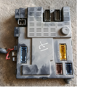 Boîtier BSI  BOITE FUSIBLE – ref VALEO 73003911 / 9640880180 BERLINGO  PARTNER  1.6 HDI