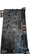 Boîte à fusibles moteur – ref YQE000300 (avant gauche – Land Rover Discovery II) 2.5 TD5 4.0 V8