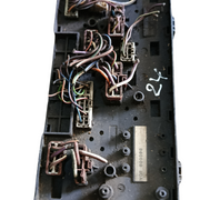 Boîte à fusibles moteur – ref YQE000300 (avant gauche – Land Rover Discovery II) 2.5 TD5 4.0 V8