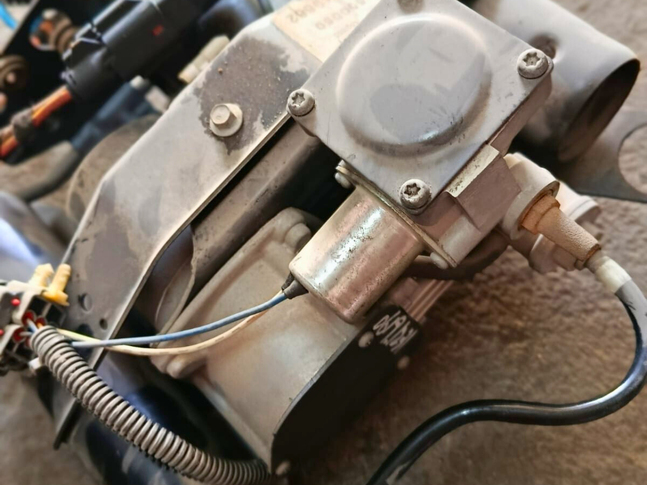 Pompe à Suspension RQL500050 LR015089 6H4219G525CE  LAND ROVER  RANG ROVER