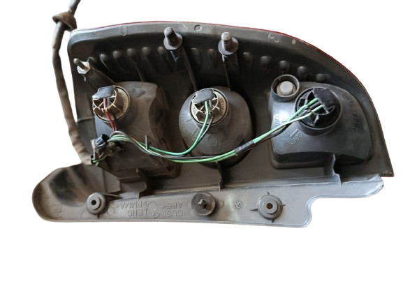 Feu Arrière Droit pour MITSUBISHI SPACE STAR MPV (DG_A) 1.9 DI-D (DG4A)