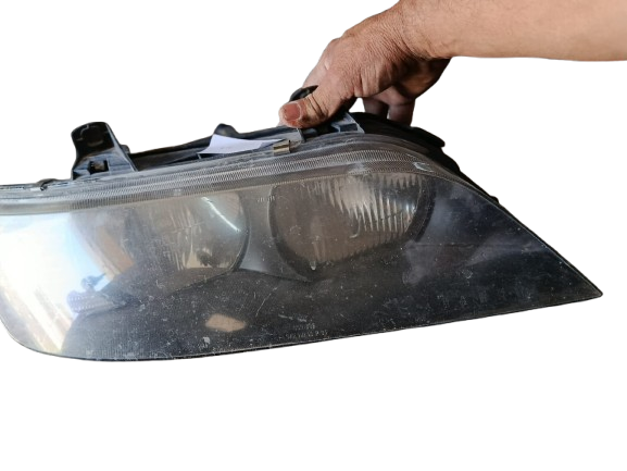 Phare Avant Gauche (Hella Halogen Headlight - Left Side) pour BMW Série 5 E39 (1996-1999)