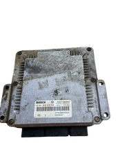 Calculateur 0281010819, 8200039569, 8200166362  Bosch CLIO  MEGANE SCENIC  MODUS KANGOO LAGUNA  1.5DCI   1.9JTD