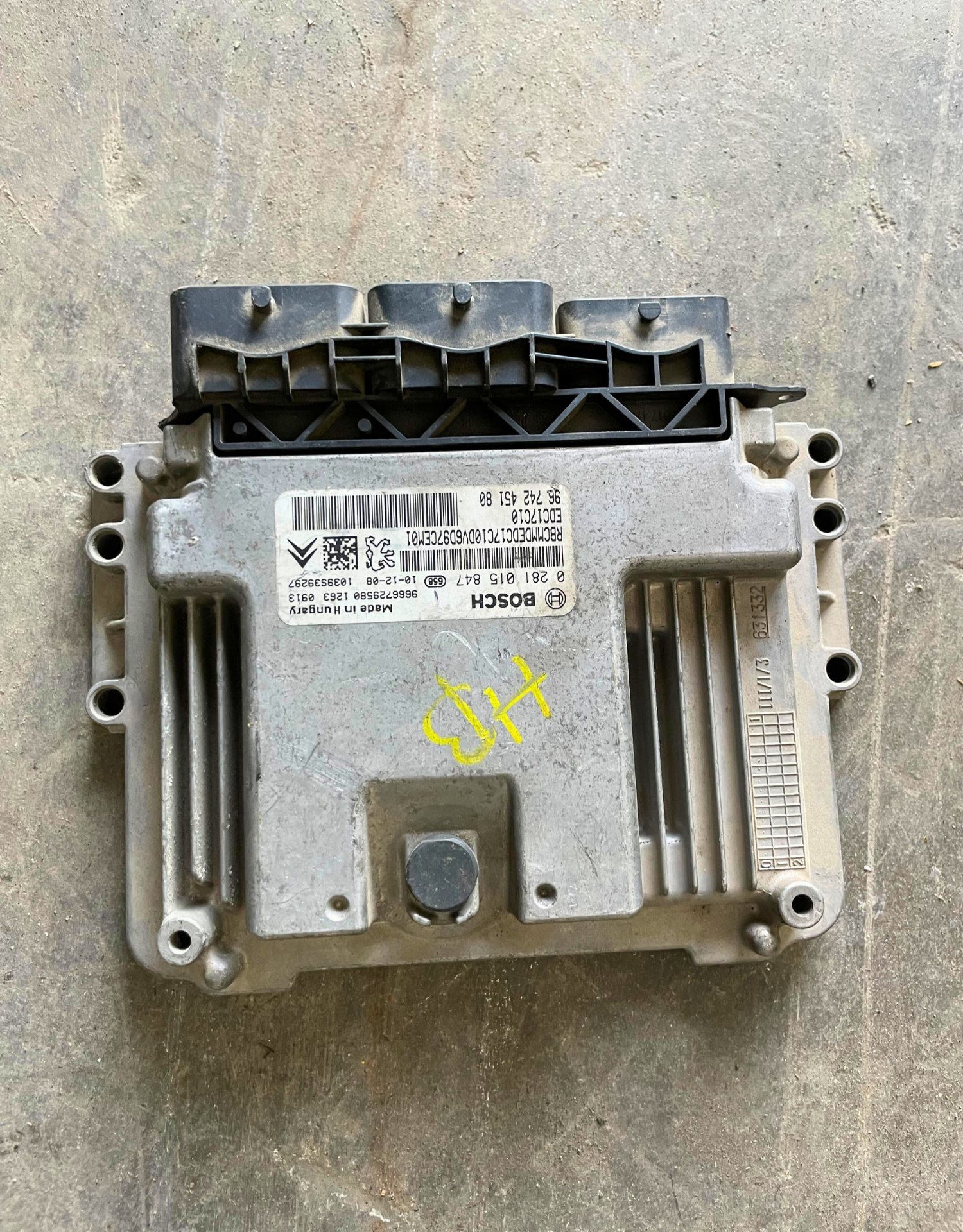 Calculateur 0281015847 9674245180 9666729580 PSA Bosch