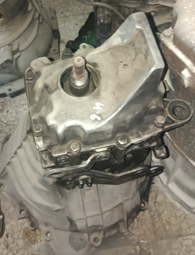 boîte de vitesses manuelle arrière Mercedes E230 1994 W124 M102 2.3L