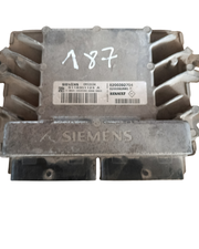 Calculateur Renault 8200392704 Siemens 1.4 16v  clio2 clio3 modus /