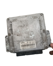 Calculateur moteur Bosch 0281001999 / espace3 espace4 vel satis  avantime / 2.2 dci