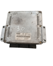 Calculateur moteur Bosch 0281010320 (EDC15C3) master2 trafic 2 primstar vivaro 2.5 dci cdti