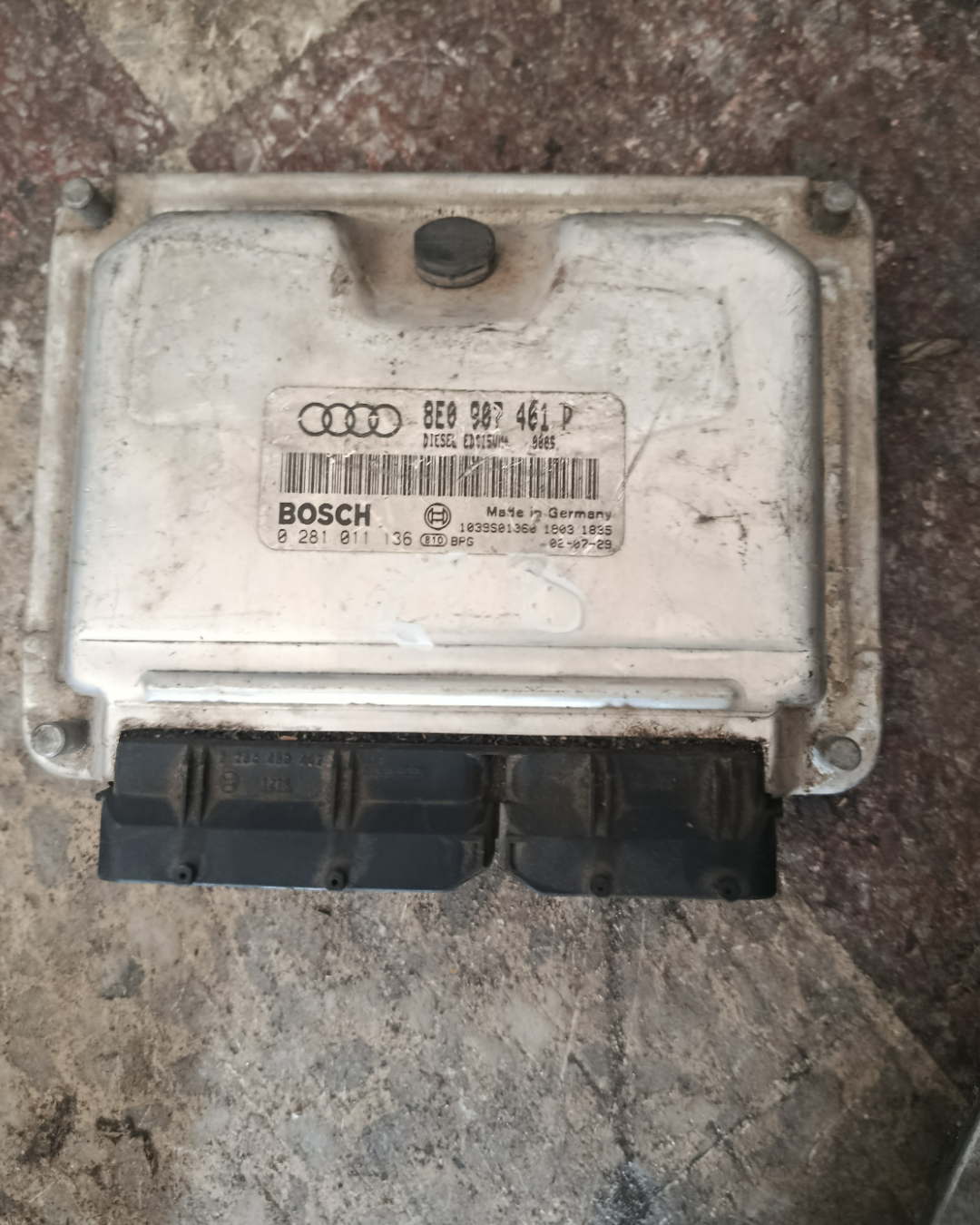 Calculateur 0281011136 audi A6 C5  2.5 TDI (Copie)