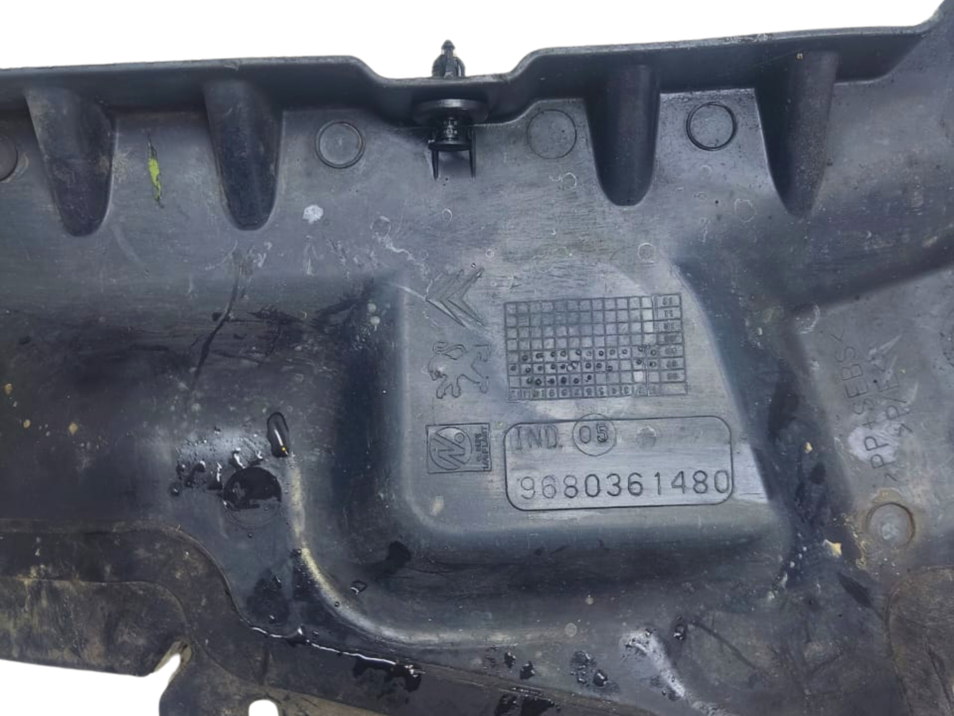 DÉFLECTEUR D'AIR DE RADIATEUR PEUGEOT  9680361480